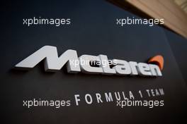 McLaren logo. 22.02.2023. Formula 1 Testing, Sakhir, Bahrain, Preparations.