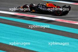 Jake Dennis (GBR) Red Bull Racing RB19 Test Driver. 28.11.2023. Formula 1 Testing, Yas Marina Circuit, Abu Dhabi, Tuesday.