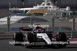 Daniel Ricciardo (AUS) AlphaTauri AT04. 28.11.2023. Formula 1 Testing, Yas Marina Circuit, Abu Dhabi, Tuesday.