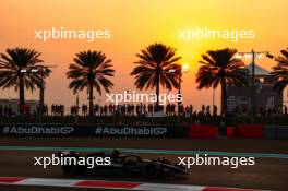 Lewis Hamilton (GBR), Mercedes AMG F1   24.11.2023. Formula 1 World Championship, Rd 23, Abu Dhabi Grand Prix, Yas Marina Circuit, Abu Dhabi, Practice Day.