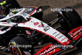 Oliver Bearman (GBR) Haas VF-23 Test Driver. 24.11.2023. Formula 1 World Championship, Rd 23, Abu Dhabi Grand Prix, Yas Marina Circuit, Abu Dhabi, Practice Day.