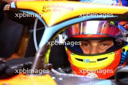 Oscar Piastri (AUS) McLaren MCL60. 24.11.2023. Formula 1 World Championship, Rd 23, Abu Dhabi Grand Prix, Yas Marina Circuit, Abu Dhabi, Practice Day.