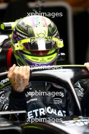 Lewis Hamilton (GBR) Mercedes AMG F1 W14. 24.11.2023. Formula 1 World Championship, Rd 23, Abu Dhabi Grand Prix, Yas Marina Circuit, Abu Dhabi, Practice Day.
