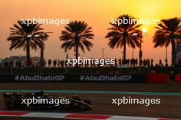 Guanyu Zhou (CHI), Alfa Romeo Racing  24.11.2023. Formula 1 World Championship, Rd 23, Abu Dhabi Grand Prix, Yas Marina Circuit, Abu Dhabi, Practice Day.