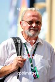 Didier Coton (BEL) Driver Manager. 24.11.2023. Formula 1 World Championship, Rd 23, Abu Dhabi Grand Prix, Yas Marina Circuit, Abu Dhabi, Practice Day.