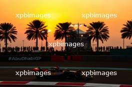 Oscar Piastri (AUS), McLaren  24.11.2023. Formula 1 World Championship, Rd 23, Abu Dhabi Grand Prix, Yas Marina Circuit, Abu Dhabi, Practice Day.