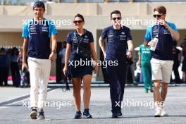 Alexander Albon (THA) Williams Racing (Left) and Logan Sargeant (USA) Williams Racing (Right). 24.11.2023. Formula 1 World Championship, Rd 23, Abu Dhabi Grand Prix, Yas Marina Circuit, Abu Dhabi, Practice Day.