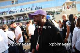 will.i.am (USA) Black Eyed Peas on the grid. 26.11.2023. Formula 1 World Championship, Rd 23, Abu Dhabi Grand Prix, Yas Marina Circuit, Abu Dhabi, Race Day.