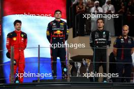 Charles Leclerc (FRA), Scuderia Ferrari Max Verstappen (NLD), Red Bull Racing George Russell (GBR), Mercedes AMG F1  26.11.2023. Formula 1 World Championship, Rd 23, Abu Dhabi Grand Prix, Yas Marina Circuit, Abu Dhabi, Race Day.
