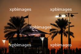 Circuit atmosphere - sunset. 26.11.2023. Formula 1 World Championship, Rd 23, Abu Dhabi Grand Prix, Yas Marina Circuit, Abu Dhabi, Race Day.
