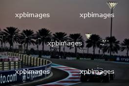 Nico Hulkenberg (GER) Haas VF-23. 26.11.2023. Formula 1 World Championship, Rd 23, Abu Dhabi Grand Prix, Yas Marina Circuit, Abu Dhabi, Race Day.
