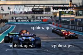 Alexander Albon (THA) Williams Racing FW45. 26.11.2023. Formula 1 World Championship, Rd 23, Abu Dhabi Grand Prix, Yas Marina Circuit, Abu Dhabi, Race Day.
