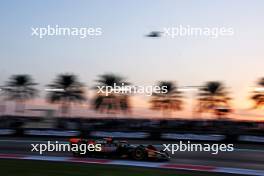 Lando Norris (GBR) McLaren MCL60. 26.11.2023. Formula 1 World Championship, Rd 23, Abu Dhabi Grand Prix, Yas Marina Circuit, Abu Dhabi, Race Day.