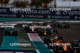 Lewis Hamilton (GBR) Mercedes AMG F1 W14 at the start of the race. 26.11.2023. Formula 1 World Championship, Rd 23, Abu Dhabi Grand Prix, Yas Marina Circuit, Abu Dhabi, Race Day.