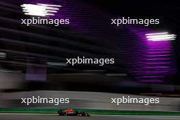 Sergio Perez (MEX) Red Bull Racing RB19. 25.11.2023. Formula 1 World Championship, Rd 23, Abu Dhabi Grand Prix, Yas Marina Circuit, Abu Dhabi, Qualifying Day.