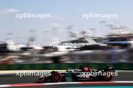 Kevin Magnussen (DEN) Haas VF-23. 25.11.2023. Formula 1 World Championship, Rd 23, Abu Dhabi Grand Prix, Yas Marina Circuit, Abu Dhabi, Qualifying Day.