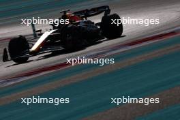 Max Verstappen (NLD) Red Bull Racing RB19. 25.11.2023. Formula 1 World Championship, Rd 23, Abu Dhabi Grand Prix, Yas Marina Circuit, Abu Dhabi, Qualifying Day.