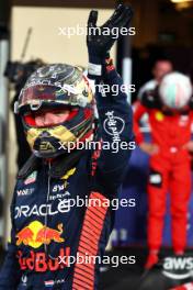 Max Verstappen (NLD) Red Bull Racing celebrates his pole position in qualifying parc ferme. 25.11.2023. Formula 1 World Championship, Rd 23, Abu Dhabi Grand Prix, Yas Marina Circuit, Abu Dhabi, Qualifying Day.