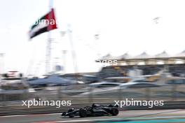 George Russell (GBR) Mercedes AMG F1 W14. 25.11.2023. Formula 1 World Championship, Rd 23, Abu Dhabi Grand Prix, Yas Marina Circuit, Abu Dhabi, Qualifying Day.
