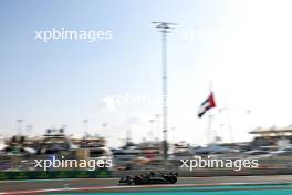 Lewis Hamilton (GBR) Mercedes AMG F1 W14. 25.11.2023. Formula 1 World Championship, Rd 23, Abu Dhabi Grand Prix, Yas Marina Circuit, Abu Dhabi, Qualifying Day.