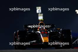 Sergio Perez (MEX) Red Bull Racing RB19. 25.11.2023. Formula 1 World Championship, Rd 23, Abu Dhabi Grand Prix, Yas Marina Circuit, Abu Dhabi, Qualifying Day.