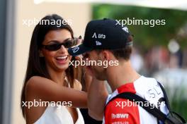 Pierre Gasly (FRA) Alpine F1 Team with girlfriend Kika Cerqueira Gomes (POR). 26.11.2023. Formula 1 World Championship, Rd 23, Abu Dhabi Grand Prix, Yas Marina Circuit, Abu Dhabi, Race Day.