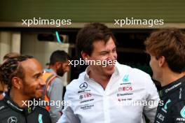 (L to R): Lewis Hamilton (GBR) Mercedes AMG F1 with Toto Wolff (GER) Mercedes AMG F1 Shareholder and Executive Director and George Russell (GBR) Mercedes AMG F1. 23.11.2023. Formula 1 World Championship, Rd 23, Abu Dhabi Grand Prix, Yas Marina Circuit, Abu Dhabi, Preparation Day.