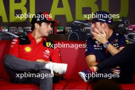 (L to R): Charles Leclerc (MON) Ferrari and Max Verstappen (NLD) Red Bull Racing in the FIA Press Conference. 23.11.2023. Formula 1 World Championship, Rd 23, Abu Dhabi Grand Prix, Yas Marina Circuit, Abu Dhabi, Preparation Day.