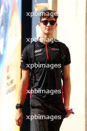 Oliver Bearman (GBR) Haas F1 Team Test Driver. 23.11.2023. Formula 1 World Championship, Rd 23, Abu Dhabi Grand Prix, Yas Marina Circuit, Abu Dhabi, Preparation Day.
