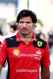 Carlos Sainz Jr (ESP) Ferrari. 23.11.2023. Formula 1 World Championship, Rd 23, Abu Dhabi Grand Prix, Yas Marina Circuit, Abu Dhabi, Preparation Day.