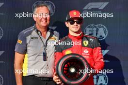 Charles Leclerc (MON) Ferrari receives the Pirelli Pole Position Aqard from Mario Isola (ITA) Pirelli Racing Manager (Left). 20.10.2023. Formula 1 World Championship, Rd 19, United States Grand Prix, Austin, Texas, USA, Qualifying Day