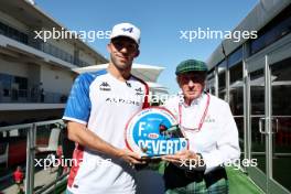 (L to R): Pierre Gasly (FRA) Alpine F1 Team with Jackie Stewart (GBR). 20.10.2023. Formula 1 World Championship, Rd 19, United States Grand Prix, Austin, Texas, USA, Qualifying Day