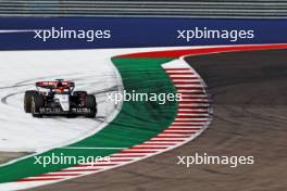 Daniel Ricciardo (AUS) AlphaTauri AT04 runs wide. 20.10.2023. Formula 1 World Championship, Rd 19, United States Grand Prix, Austin, Texas, USA, Qualifying Day