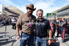 (L to R): Cole Hauser (USA) Actor with Christian Horner (GBR) Red Bull Racing Team Principal on the grid. 22.10.2023. Formula 1 World Championship, Rd 19, United States Grand Prix, Austin, Texas, USA, Race Day.