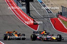 Max Verstappen (NLD) Red Bull Racing RB19 leads Lando Norris (GBR) McLaren MCL60. 22.10.2023. Formula 1 World Championship, Rd 19, United States Grand Prix, Austin, Texas, USA, Race Day.