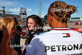 Second placed Abbi Pulling (GBR) Rodin Carlin in parc ferme with Lewis Hamilton (GBR) Mercedes AMG F1. 21.10.2023. F1 Academy, Rd 7, Race 1, Austin, Texas, USA.