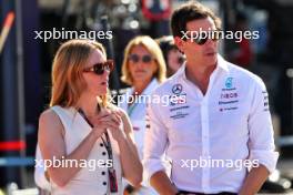 (L to R): Penni Thow (CDN) Copper Founding Partner and President / Project 44 Business Management with Toto Wolff (GER) Mercedes AMG F1 Shareholder and Executive Director. 21.10.2023. Formula 1 World Championship, Rd 19, United States Grand Prix, Austin, Texas, USA, Sprint Day.