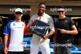 (L to R): Pierre Gasly (FRA) Alpine F1 Team with Anthony Joshua (GBR) Boxer and Otro Capital Alpine F1 Team Investor and Esteban Ocon (FRA) Alpine F1 Team. 22.10.2023. Formula 1 World Championship, Rd 19, United States Grand Prix, Austin, Texas, USA, Race Day.