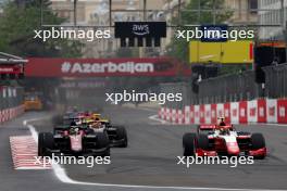 (L to R): Theo Pourchaire (FRA) ART Grand Prix and Oliver Bearman (GBR) Prema Racing battle for position. 30.04.2023. FIA Formula 2 Championship, Rd 4, Feature Race, Baku, Azerbaijan, Sunday.