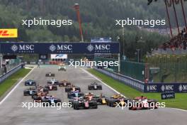 Oliver Bearman (GBR) Prema Racing leads at the start of the race. 30.07.2023. Formula 2 Championship, Rd 11, Feature Race, Spa-Francorchamps, Belgium, Sunday.