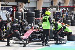Theo Pourchaire (FRA) ART Grand Prix makes a pit stop. 05.03.2023. FIA Formula 2 Championship, Rd 1, Feature Race, Sakhir, Bahrain, Sunday.