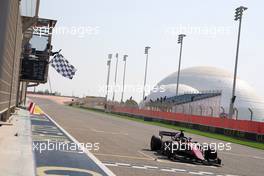 Race winner Theo Pourchaire (FRA) ART Grand Prix takes the chequered flag at the end of the race. 05.03.2023. FIA Formula 2 Championship, Rd 1, Feature Race, Sakhir, Bahrain, Sunday.