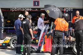 Dennis Hauger (DEN) MP Motorsport in the pits. 05.03.2023. FIA Formula 2 Championship, Rd 1, Feature Race, Sakhir, Bahrain, Sunday.