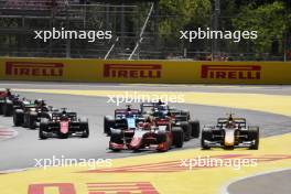 (L to R): Oliver Bearman (GBR) Prema Racing and Enzo Fittipaldi (BRA) Rodin Carlin battle for the lead at the start of the race. 04.06.2023. FIA Formula 2 Championship, Rd 7, Feature Race, Barcelona, Spain, Sunday.