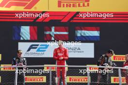 The podium (L to R): Victor Martins (FRA) ART Grand Prix, second; Frederik Vesti (DEN) Prema Racing, race winner; Richard Verschoor (NED) Van Amersfoort Racing, third.  02.09.2023. Formula 2 Championship, Rd 13, Sprint Race, Monza, Italy, Saturday.