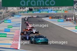 Franco Colapinto (ARG) MP Motorsport leads behind the Aston Martin FIA Safety Car. 04.03.2023. FIA Formula 3 Championship, Rd 1, Sprint Race, Sakhir, Bahrain, Saturday.