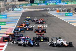 Nikola Tsolov (BGR) ART Grand Prix and Christian Mansell (GBR) Campos Racing. 05.03.2023. FIA Formula 3 Championship, Rd 1, Feature Race, Sakhir, Bahrain, Sunday.