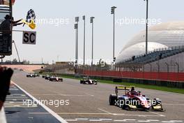 Race winner Gabriel Bortoleto (BRA) Trident takes the chequered flag at the end of the race. 05.03.2023. FIA Formula 3 Championship, Rd 1, Feature Race, Sakhir, Bahrain, Sunday.