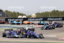Zak O'Sullivan (GBR) Prema Racing and Franco Colapinto (ARG) MP Motorsport battle for position. 05.03.2023. FIA Formula 3 Championship, Rd 1, Feature Race, Sakhir, Bahrain, Sunday.