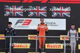The podium (L to R): Zak O'Sullivan (GBR) Prema Racing, second; Jonny Edgar (GBR) MP Motorsport, second; Taylor Barnard (GBR) Jenzer Motorsport, third. 03.09.2023. Formula 3 Championship, Rd 10, Feature Race, Monza, Italy, Sunday.